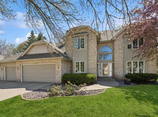 1284 W Royal Oaks Dr, Shoreview, MN 55126