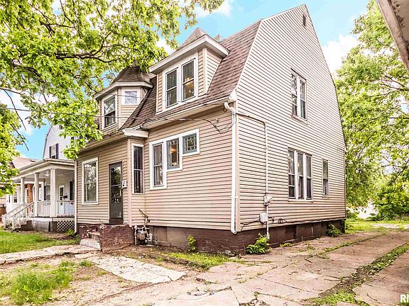 2nd image of 2142 N Linn St