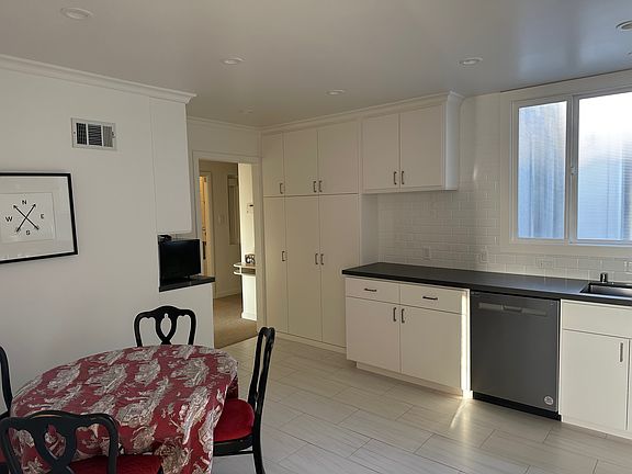 5th image of 64 Manzanita Ave