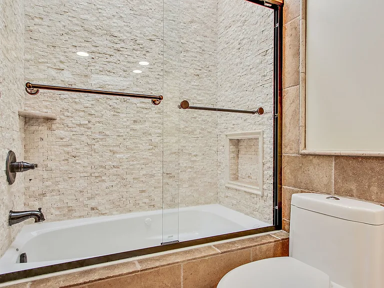 5923 Jumilla Ave — Photo 11