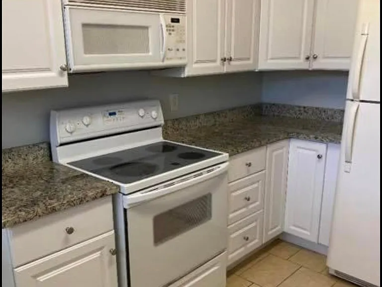 2540 Blair Blvd #2540 — Photo 8