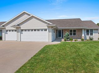 3367 Bushwood Ln, Green Bay, WI 54311