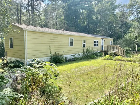 69 Fairview Ave, Hope Valley, RI 02832