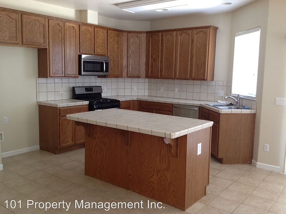 1st image of 460 Briarwood Dr