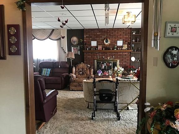 4th image of 609 N Oak St