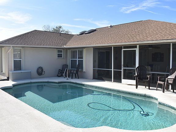 5th image of 512 SE Ocean Spray Terrace