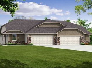 10747 Kingsfield Ln, Woodbury, MN 55129
