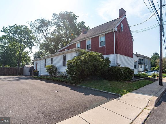 3rd image of 123 S Green St