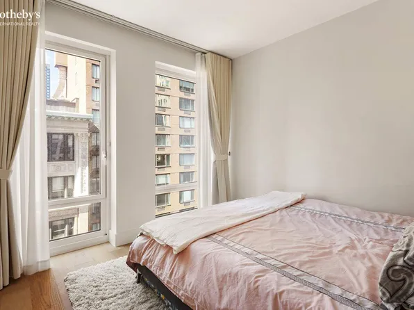 15 West 61st Street 12G image 12 of 13