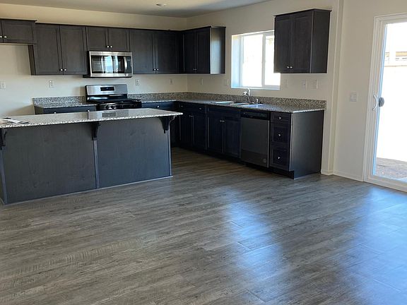 3rd image of 1560 Tradition Ave