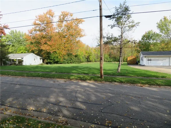 Smith St, Oberlin, OH 44074