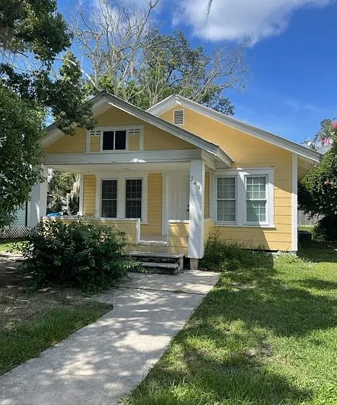249 Pomegranate Ave — Photo 1