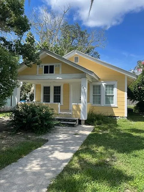 249 Pomegranate Ave