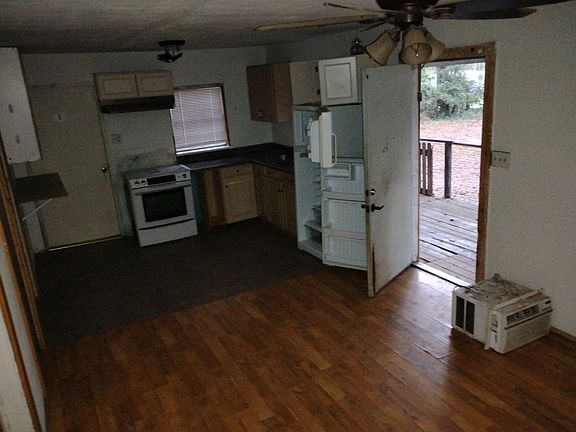 4th image of 30 Thornwood Dr