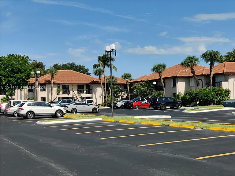 300 E Club Cir #108 — Photo 28