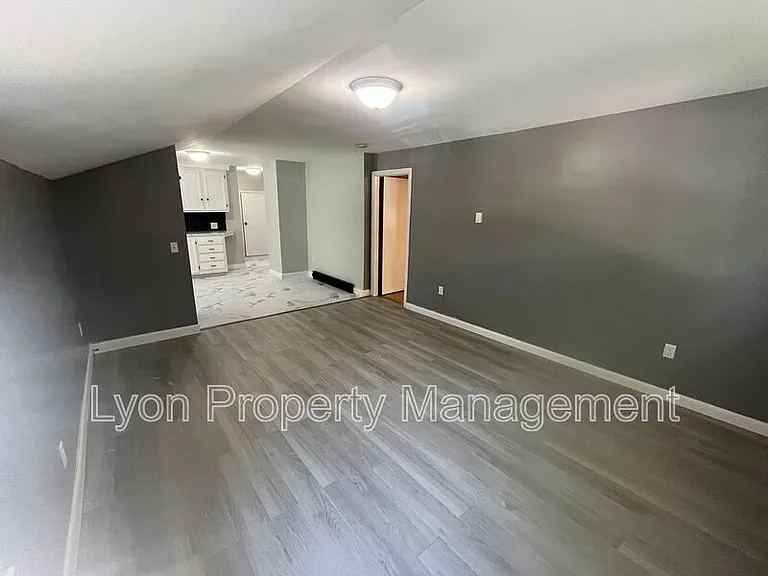 67 Hutchinson St — Photo 7