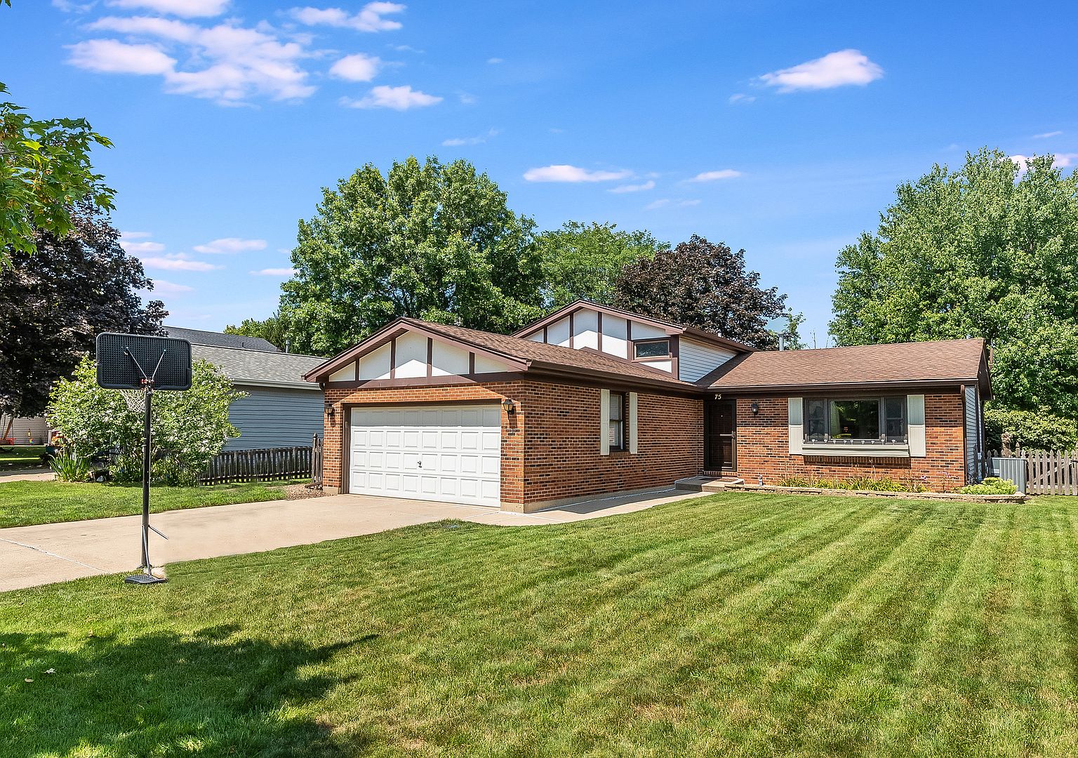 75 Meadows Dr, Sugar Grove, IL 60554 Zillow