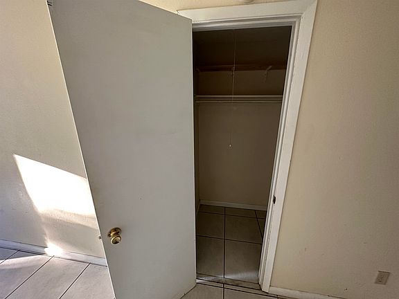 3rd image of 2325 W Pensacola St APT 159