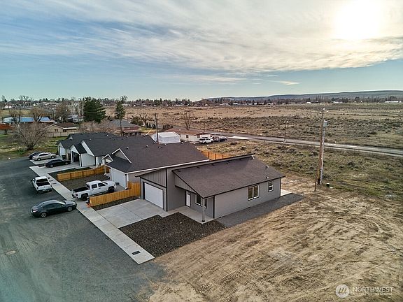 4th image of 721 S Aster Street