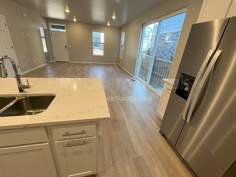 741 N Tempe St — Photo 11