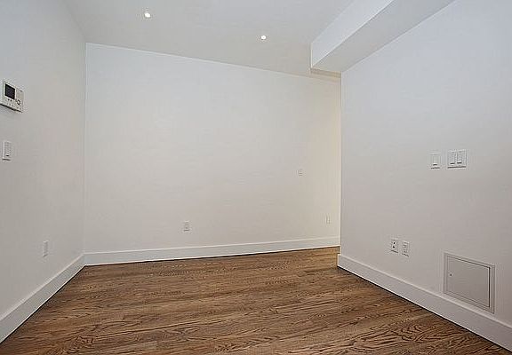 5th image of 81 Orchard St APT 33