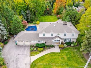 2154 Oneida Cres, Mississauga, ON L5C 1V6