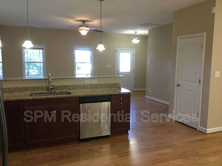 748 Chadwick Shores Dr — Photo 6