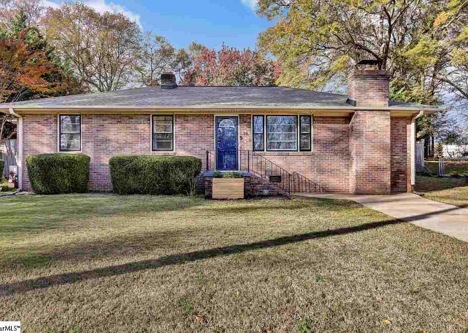 1st image of 16 Cottingham Cir