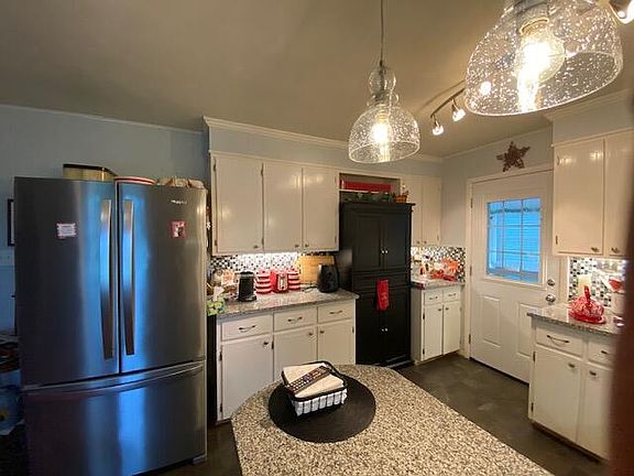 3rd image of 603 Landfair Dr