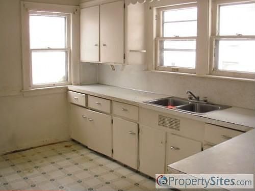 3rd image of 1641 Kalamazoo Ave SE