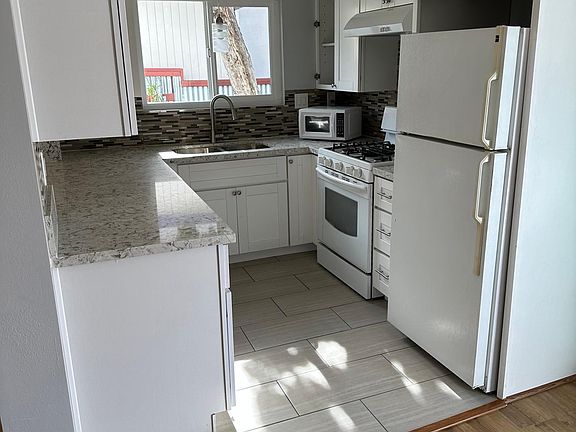 2nd image of 3725 Arnold Ave #1