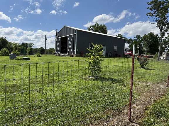 2nd image of 750 Railroad Rd