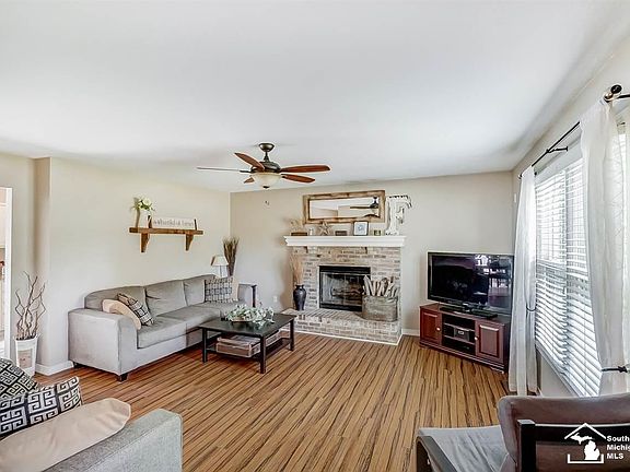 3rd image of 7381 Silo Meadows Dr