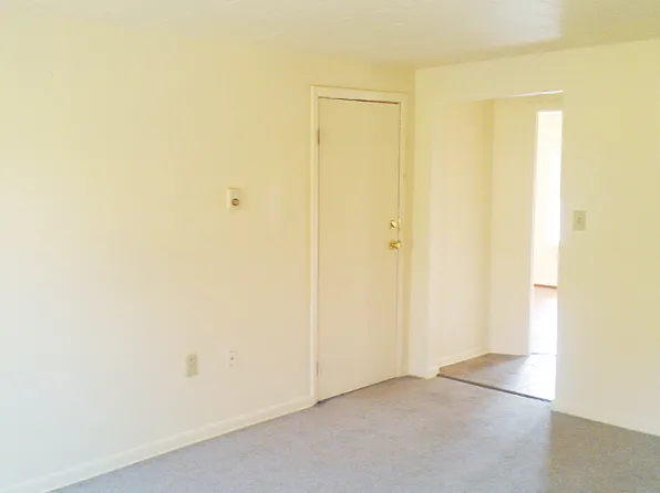 365 1/2 Saint Paul St, Burlington, VT 05401