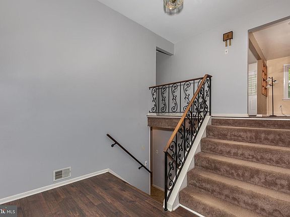 2nd image of 2711 Overview Rd