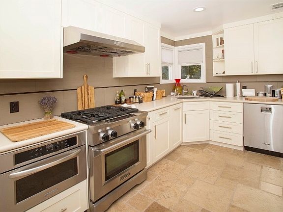 3rd image of 4310 Mildred Ave