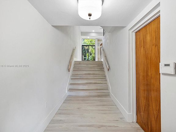 5th image of 2507 NE 135th St