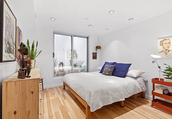 4th image of 286 20th St APT 1A