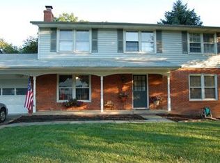 7116 Wick Ln, Derwood, MD 20855