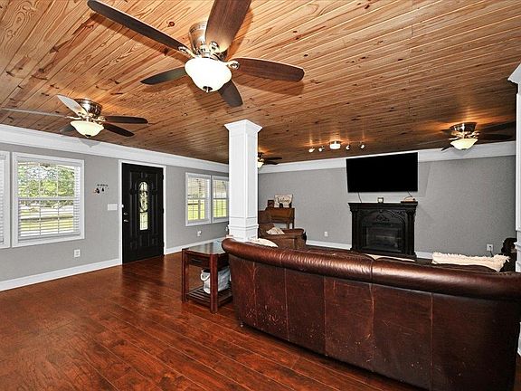 2nd image of 228 County Road 397