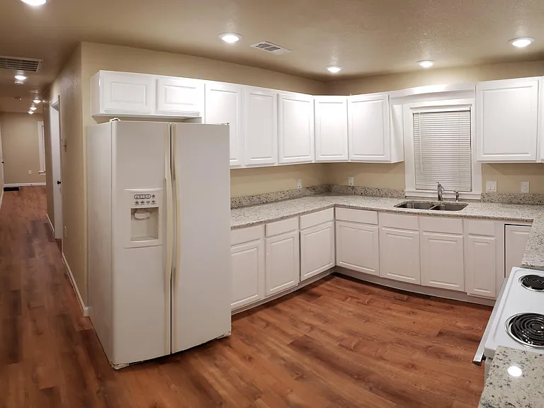 401 W Hull St — Photo 3