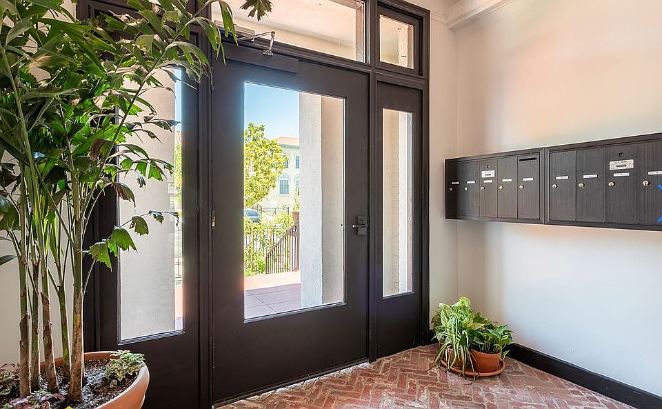 1st image of 211 S Berendo St #1