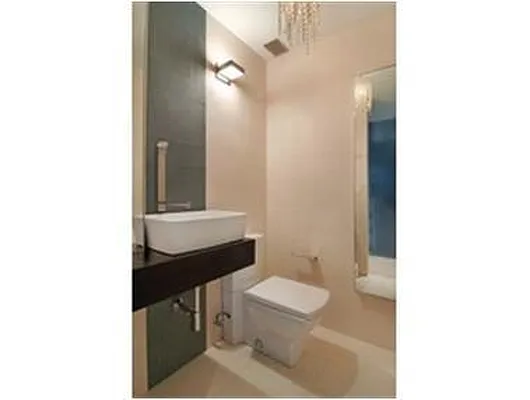 Rented by Douglas Elliman | media 20
