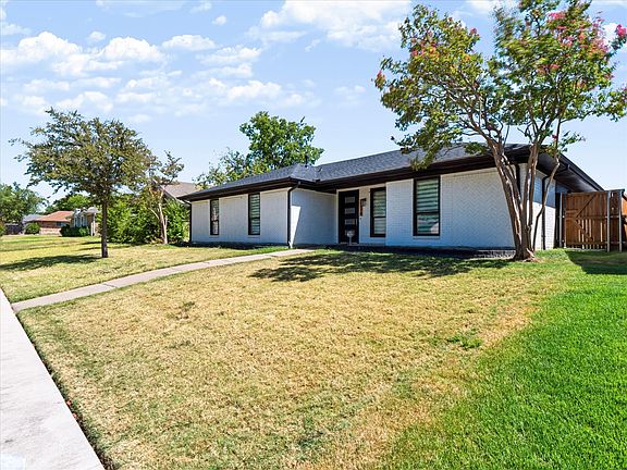 4th image of 2216 Stonebrook Dr