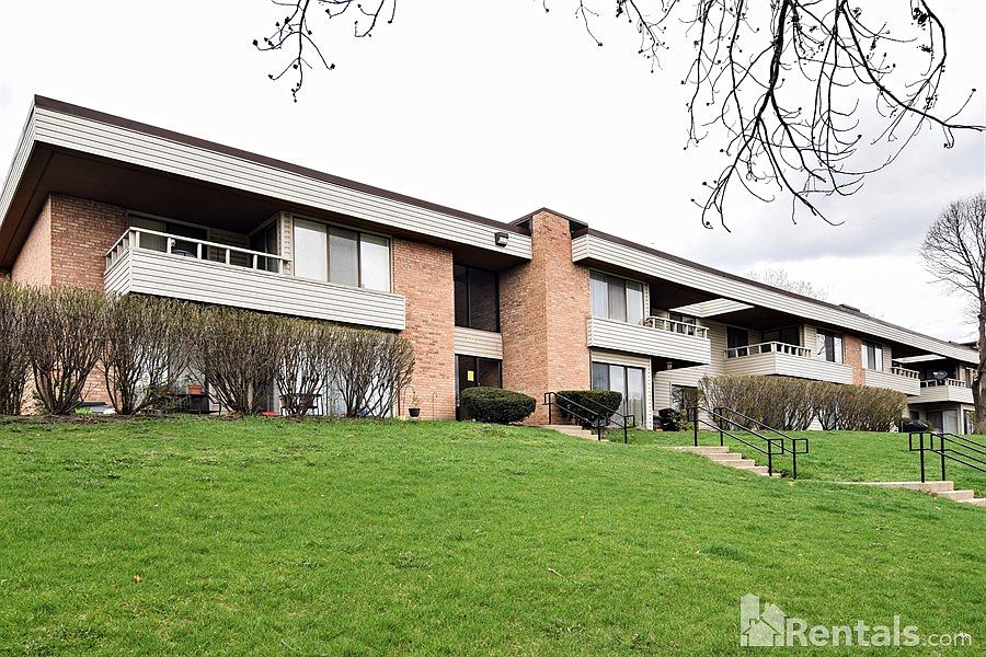 1st image of 1270 N Sterling Ave APT 108