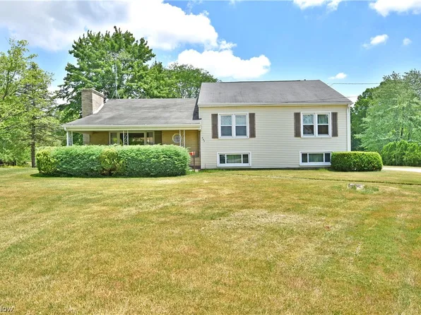 407 Niles Vienna Rd, Vienna, OH 44473