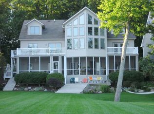 436 Point Park Dr, Fremont, IN 46737
