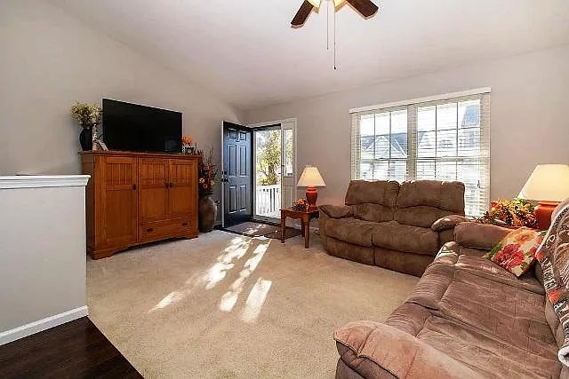 1002 Bull St — Photo 7