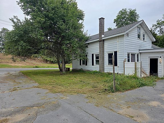 4th image of 1 Moore Ln