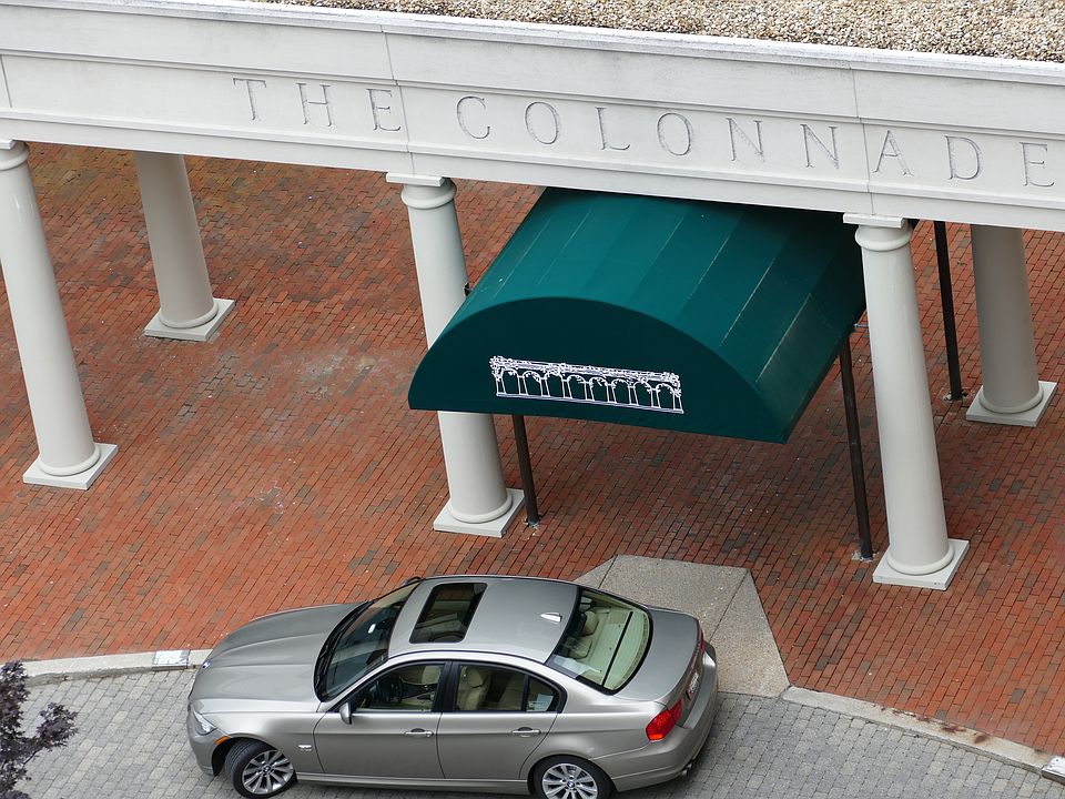 Entrance to the Colonnade